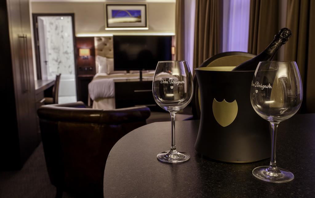The Vermont Aparthotel Newcastle upon Tyne Room photo