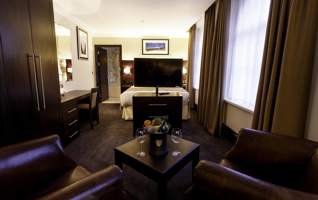 The Vermont Aparthotel Newcastle upon Tyne Room photo